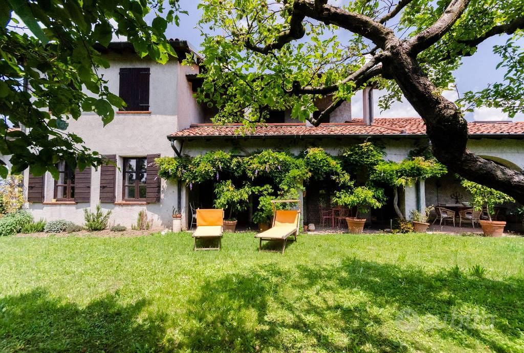 Villa di 460 m² con più di 5 locali e box auto dop - Vista 2