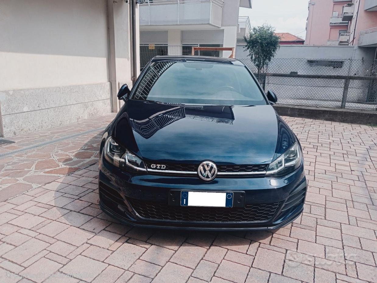VOLKSWAGEN Golf 7ª serie