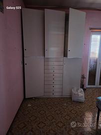 armadio camera ragazzi con libreria