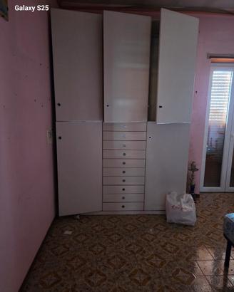 armadio camera ragazzi con libreria