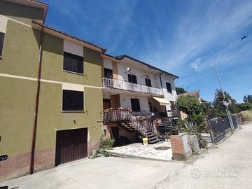 Casa indipendente di 143 m² con 4 locali e box aut