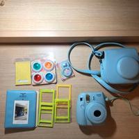 Fujifilm INSTAX MINI 8 con custodia e gadget