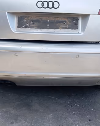 Paraurti posteriore con sensori di parcheggio AUDI