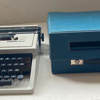 Macchina per scrivere anni 60 OLIVETTI DORA