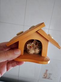Casetta soprammobile in legno con guffetti