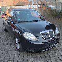 Lancia Ypsilon 1.4 16V Platino