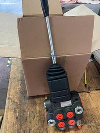 Distributore con joystick a croce 4 posizioni 3/8"