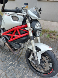 Ducati Monster 796
