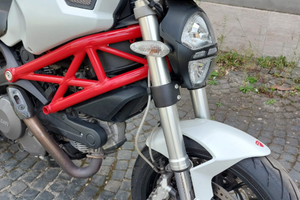 Ducati Monster 796