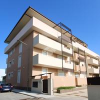 2 LOCALI A FERMO