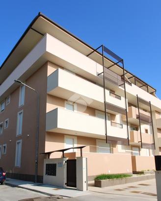 2 LOCALI A FERMO