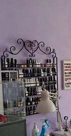 Supporto da parete per smalti da unghie in
metallo