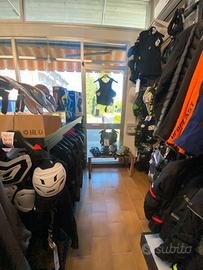 PROTEZIONI PETTORINE GINOCCHIERE TUTORI FASCE GOMI