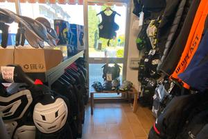 PROTEZIONI PETTORINE GINOCCHIERE TUTORI FASCE GOMI