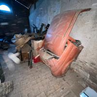 Numerosi ricambi per Fiat 500 F