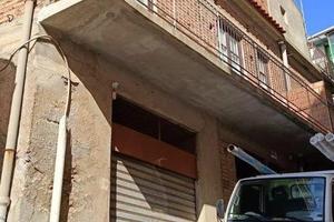AlÃ¬, stabile semi indipendente di 80 mq piÃ¹ gara