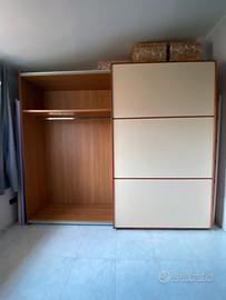 Armadio ad ante scorrevoli 