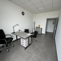 Uffici arredati moderni