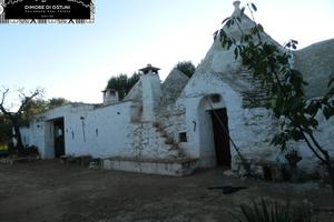 CEGLIE MESSAPICA - GRUPPO DI TRULLI con TERRENO 1