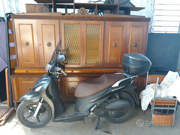 scooter Suzuki 150