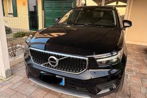 Auto Volvo XC40