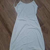 vestito bianco con scollo schiena