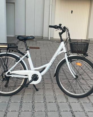 Bicicletta Elettrica da donna Esperia