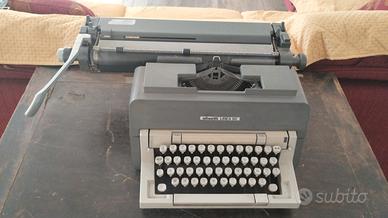 macchina da scrivere  Olivetti 