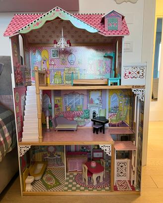 Casa delle bambole in legno