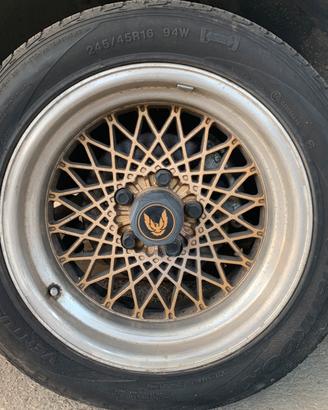 Cerchi con pneumatici originali da 16  Pontiac GTA