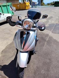 Beverly tourer 300 