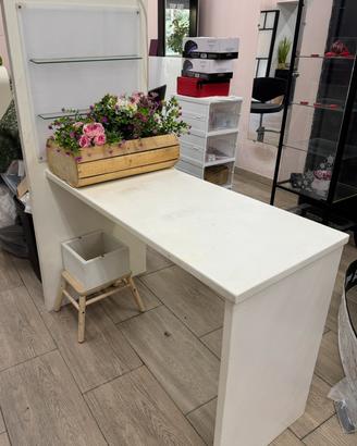 Tavolo per manicure