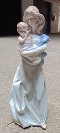 Statua porcellana maternità lladro'
