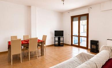 Appartamento 90 mq con terrazzo 50 mq e garage