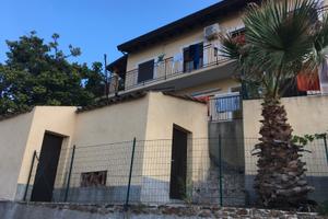 Villa singola con vista sulle Eolie