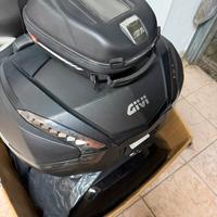 Bauletto e poggia schiena GIVI Tmax