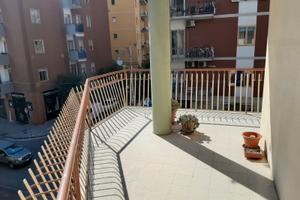 Via Trento, 4 vani, piano 2, luminosissimo 115 mq