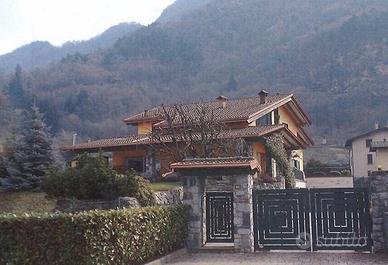 Immobile in asta di 337 m² con 5 locali e box auto