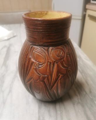 vaso antico in terracotta decorato
