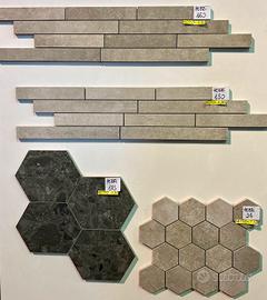 Listelli sfalsati su rete in Gres porcellanato