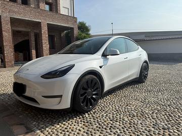 Tesla model y performances
