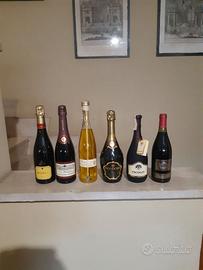 Stock collezione bottiglie vino prestigio e valore