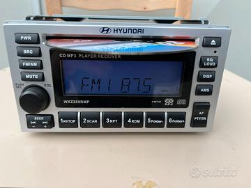 AUTORADIO CON LETTORE CD
