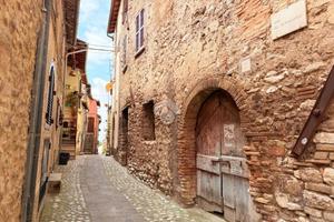 3 LOCALI A TORRI IN SABINA