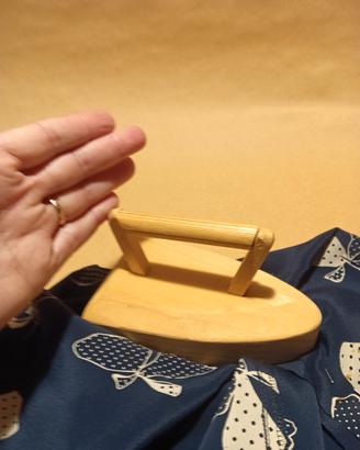 ferro da stiro in legno