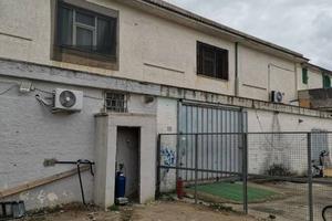 Immobile di 450 m² con 2 locali a Castel Volturno