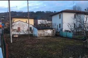 Casa con giardino in centro a Fratta Terme