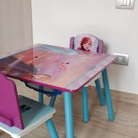 tavolino di Frozen in legno + 2 sedie