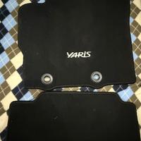 Set di tappeti per Toyota yaris 2025