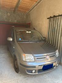 Privato vende box auto/magazzino - Ficarolo centro